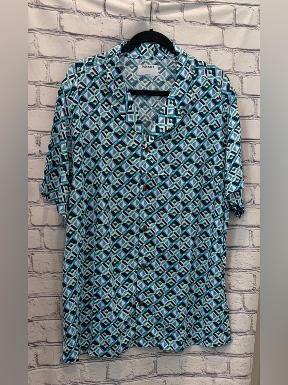 Old Navy Size :L Men’s Blue Teal Geometric Button-Down Shirt